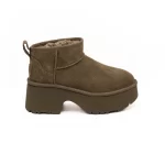 Bota UGG W Classic Ultra Mini New Heights em taupe vista lateral