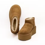 Bota UGG W Classic Ultra Mini Platform camel par