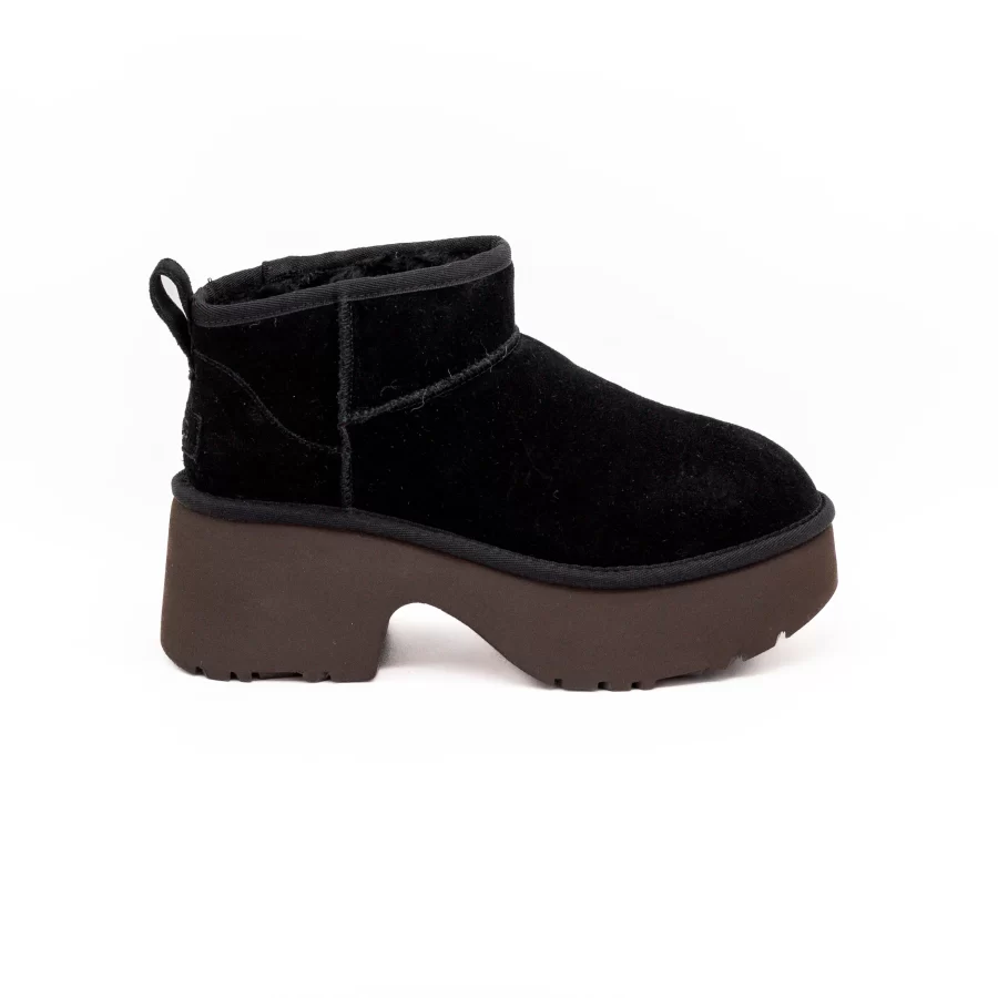 Bota UGG W Classic Ultra Mini New Heights Preto vista lateral