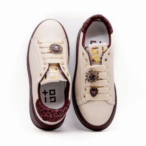 Sapatilhas plataforma GIO+ bege com sola castanha, aplicações de joias nas cordas e detalhe interior em padrão animal print