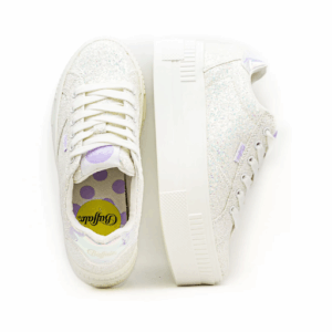 Sapatilhas plataforma Buffalo brancas com glitter iridescente, detalhes lilás e sola alta branca