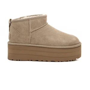 Bota UGG W Classic Ultra Mini Platform Bege vista lateral