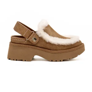 Chinelo UGG W New Heights Esmee Clog Camel vista lateral