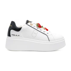 Sapatilha Tosca Blu SS2603S029, com aplicações, vista lateral