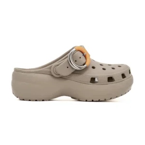 Chinelo Crocs Classic Plataform Buckle vista lateral